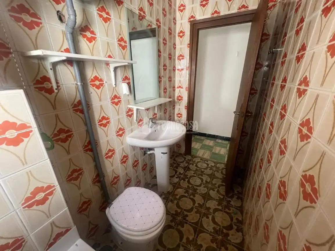 Bathroom of Flat for sale in Zaragoza  with Balcony