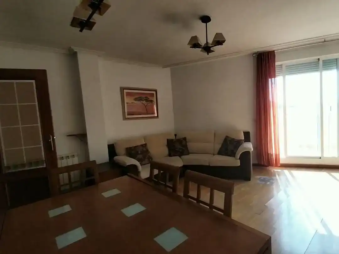 Sala de estar de Ático en venta en Cistérniga con Parquet y Trastero