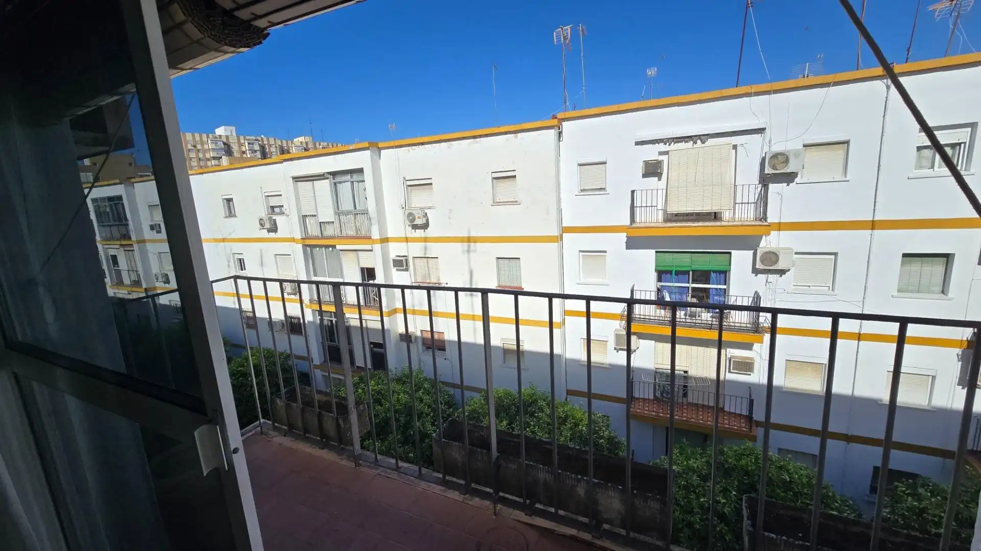 Appartamento con terrazza in affitto a Calle Naranco, imagen 6