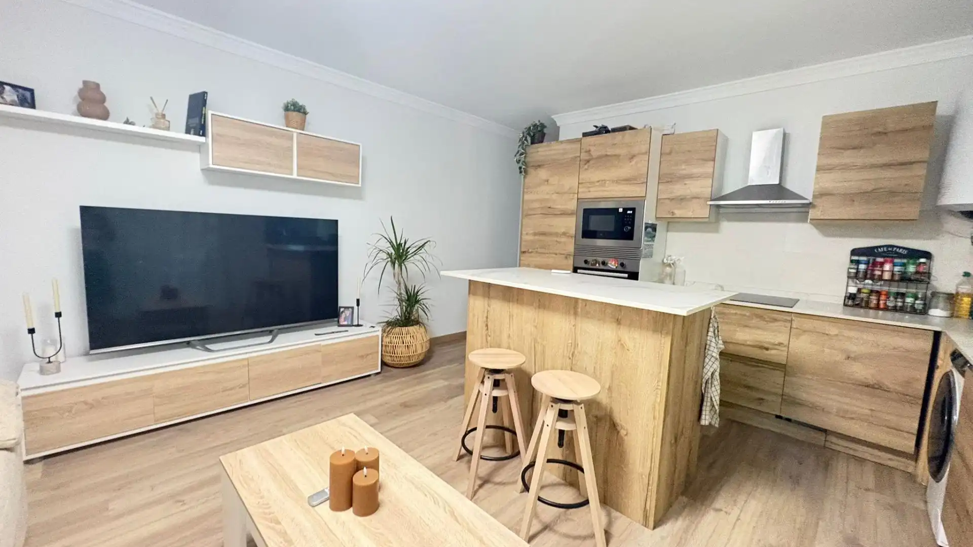 Kitchen of Flat for sale in Málaga  with Air Conditioner, Furnished and Balcony
