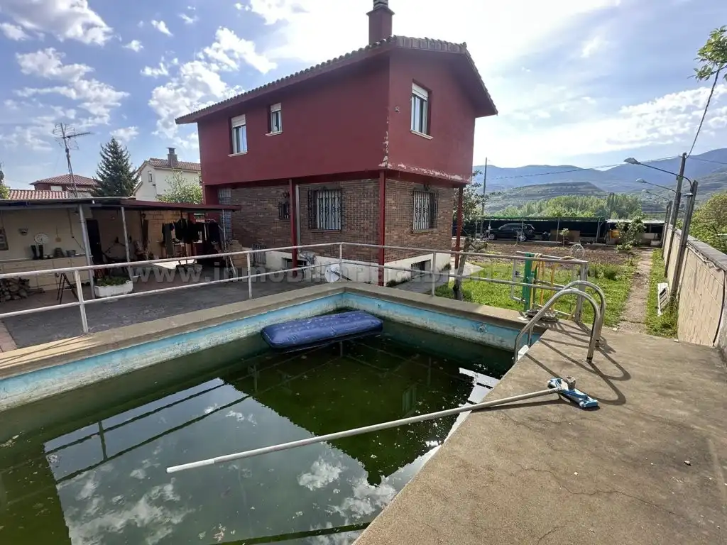 Swimming pool of Land for sale in Nalda