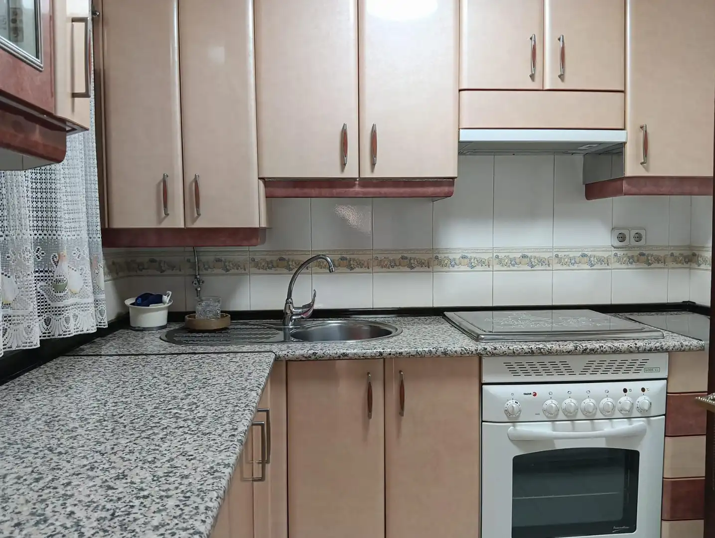 Cuina de Pis en venda en San Lorenzo de El Escorial amb Calefacció i Parquet