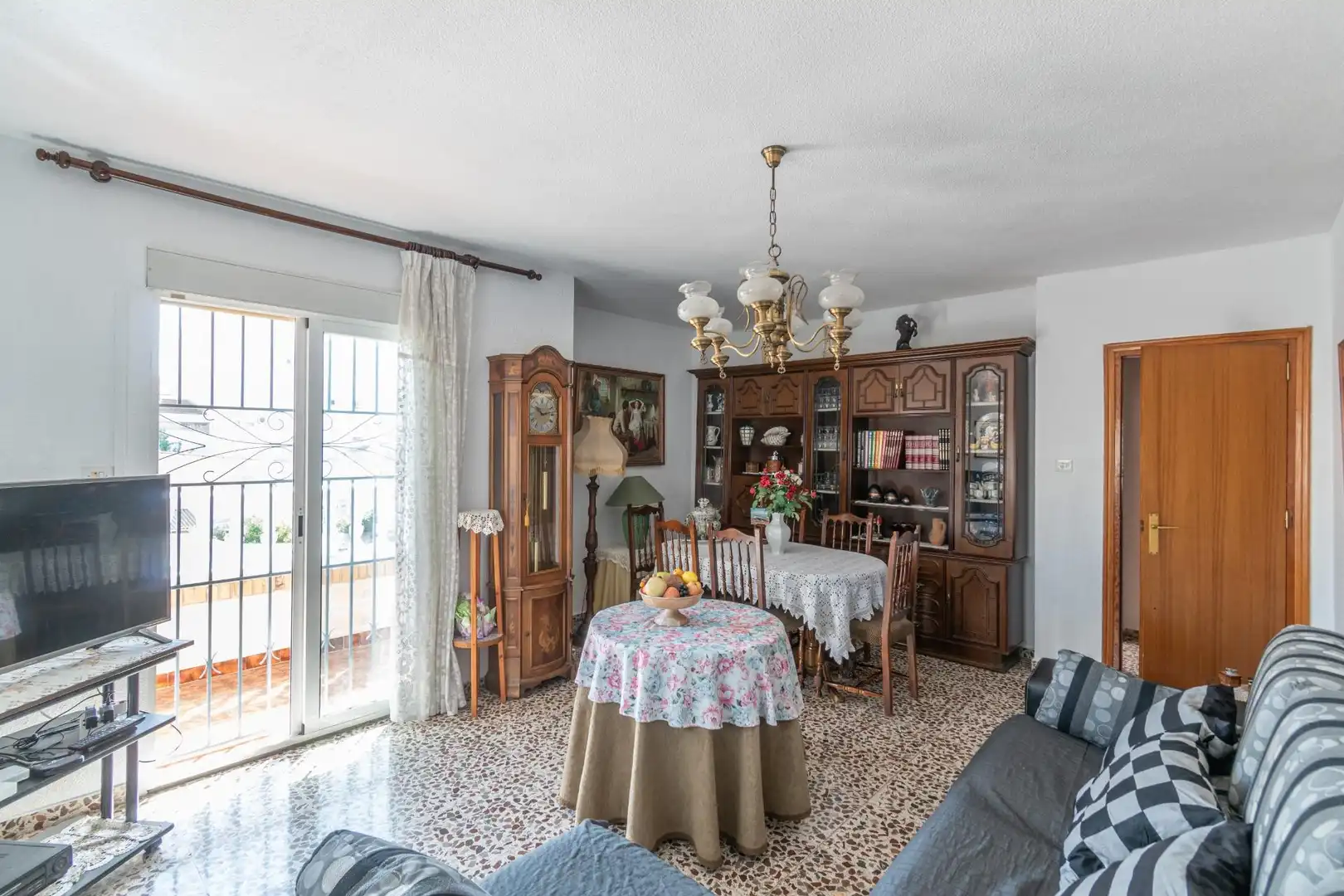 Sala d'estar de Casa o xalet en venda en Atarfe amb Aire condicionat, Terrassa i Traster