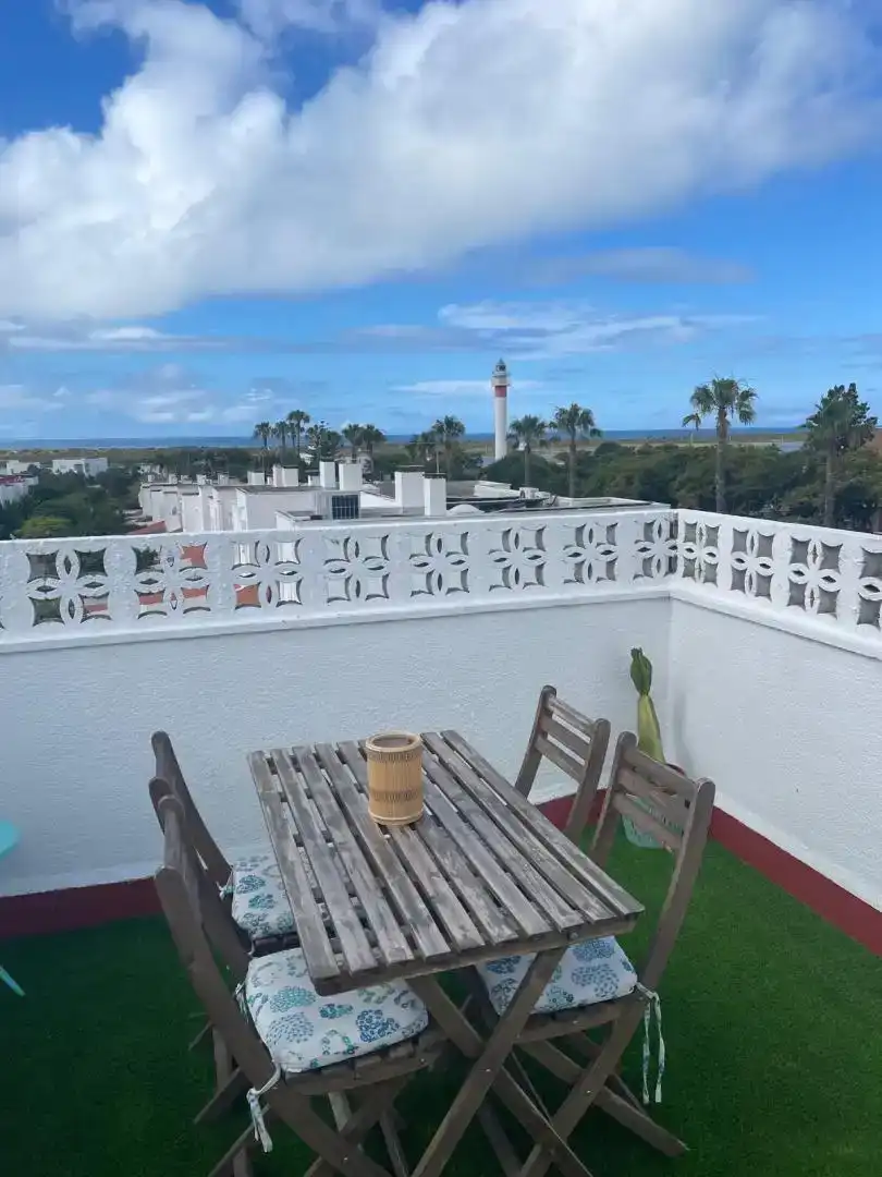 Terrasse von Maisonette zur Miete in El Rompido mit Schwimmbad und Balkon
