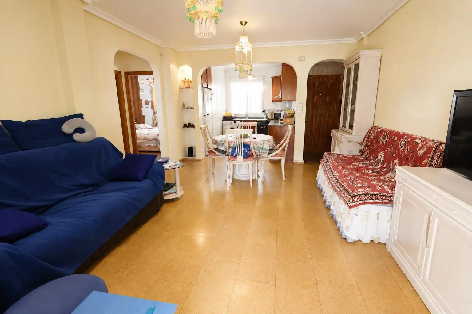 Sala d'estar de Casa o xalet en venda en Orihuela amb Aire condicionat, Jardí privat i Piscina