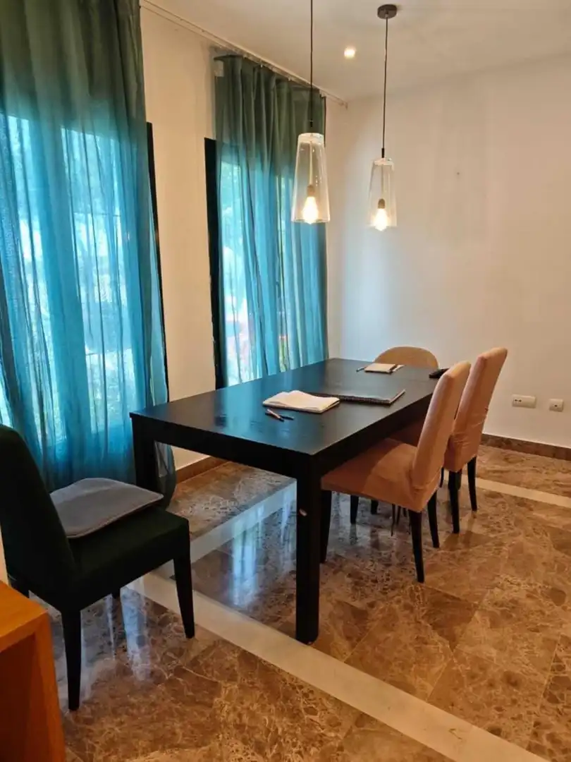 Menjador de Apartament de lloguer en Marbella amb Aire condicionat, Terrassa i Traster