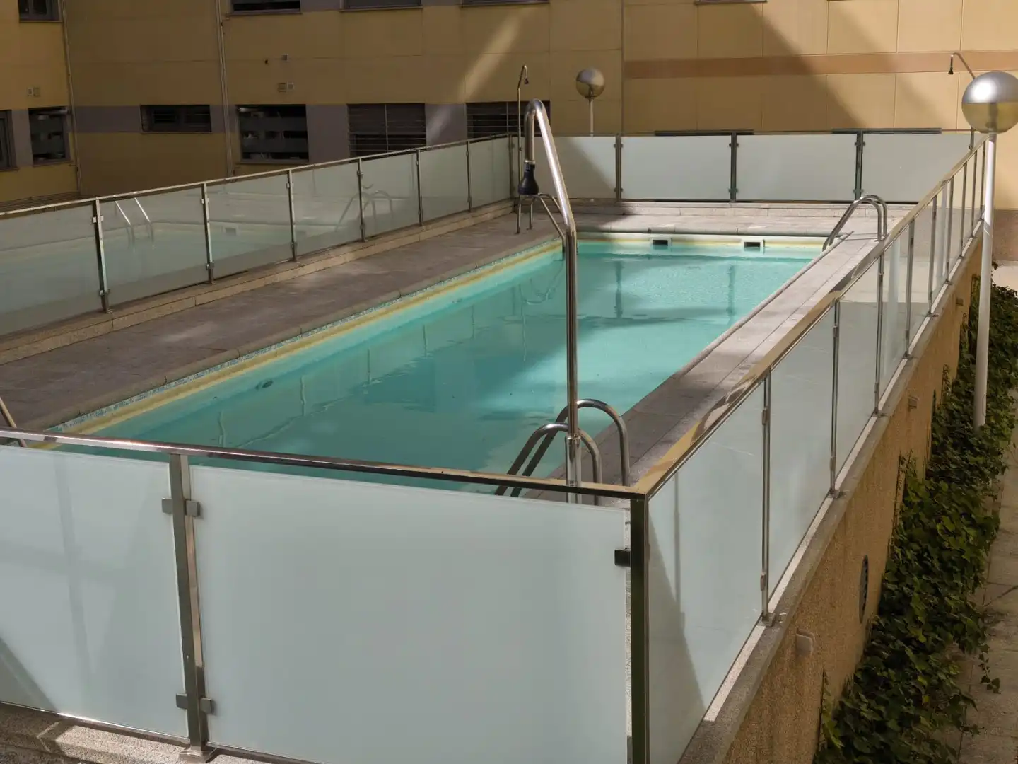 Schwimmbecken von Wohnungen zur Miete in Cáceres mit Klimaanlage, Heizung und Möbliert