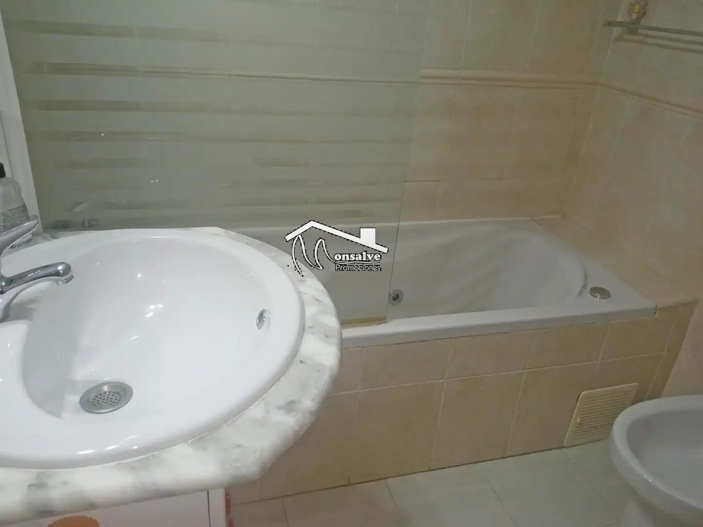 Baño de Piso en venta en Yeles con Aire acondicionado y Calefacción