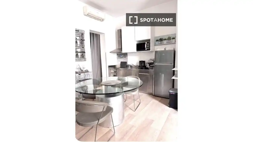 Kitchen of Flat for rent in Madrid  with Air Conditioner, Heating and Furnished