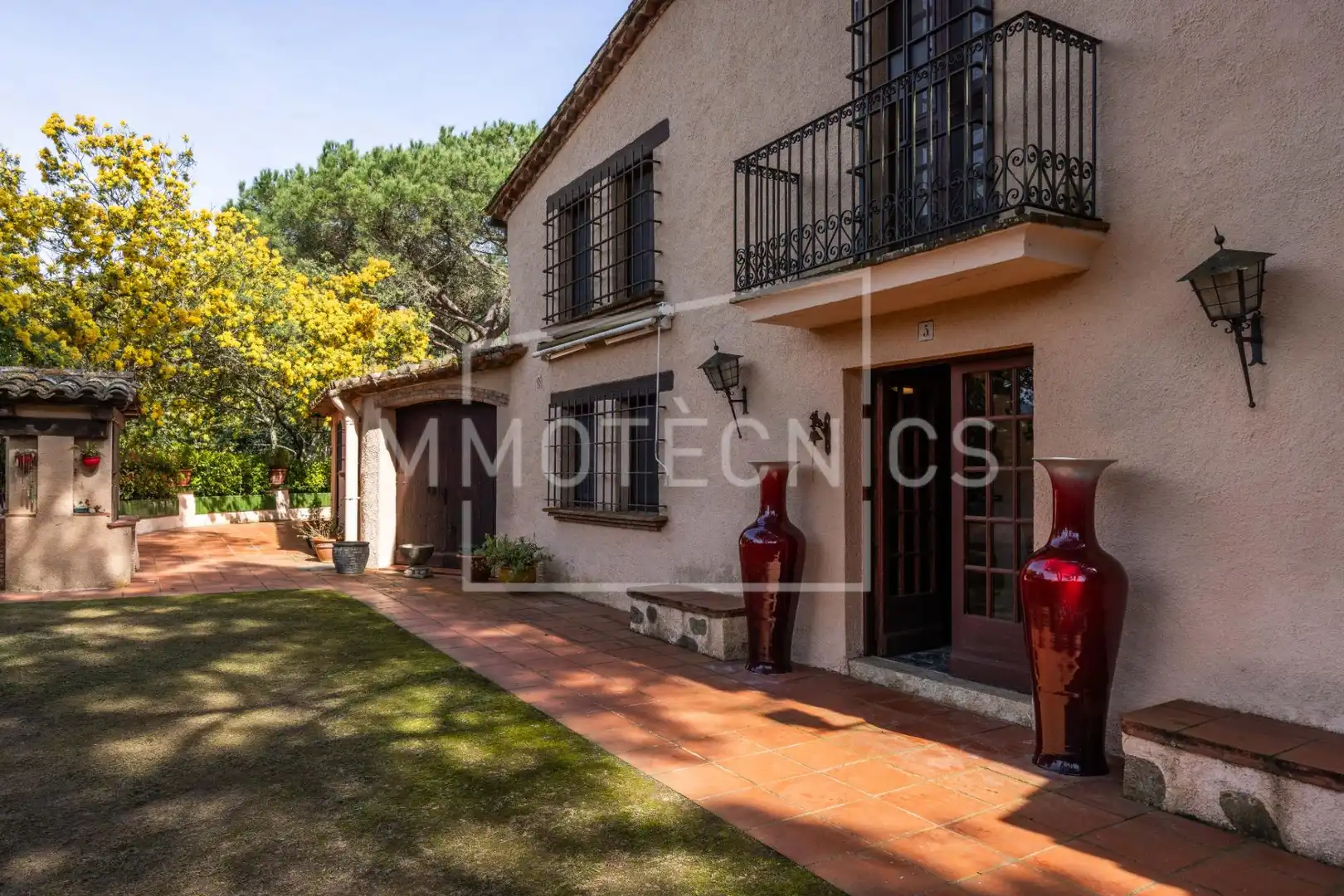 Vista exterior de Finca rústica en venda en Sant Iscle de Vallalta amb Calefacció, Jardí privat i Piscina
