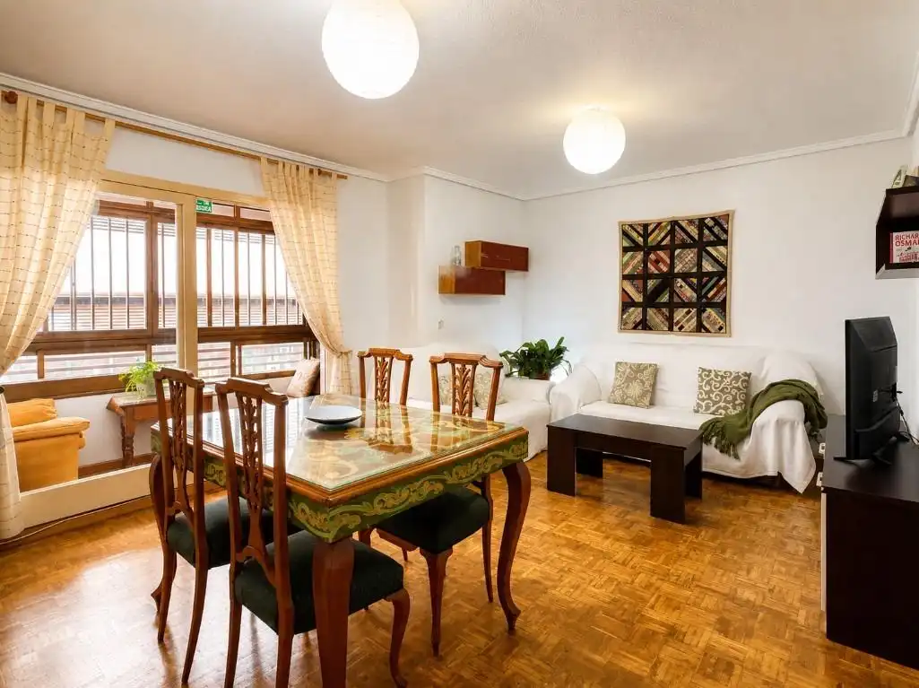 Flat with terrace for sale in Calle POETA QUINTANA, imagen 2