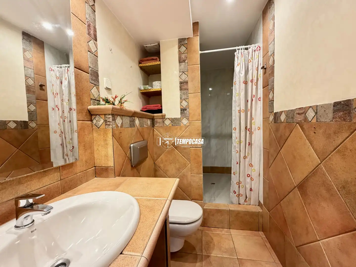 Baño de Piso en venta en Madrid con Aire acondicionado, Terraza y Amueblado