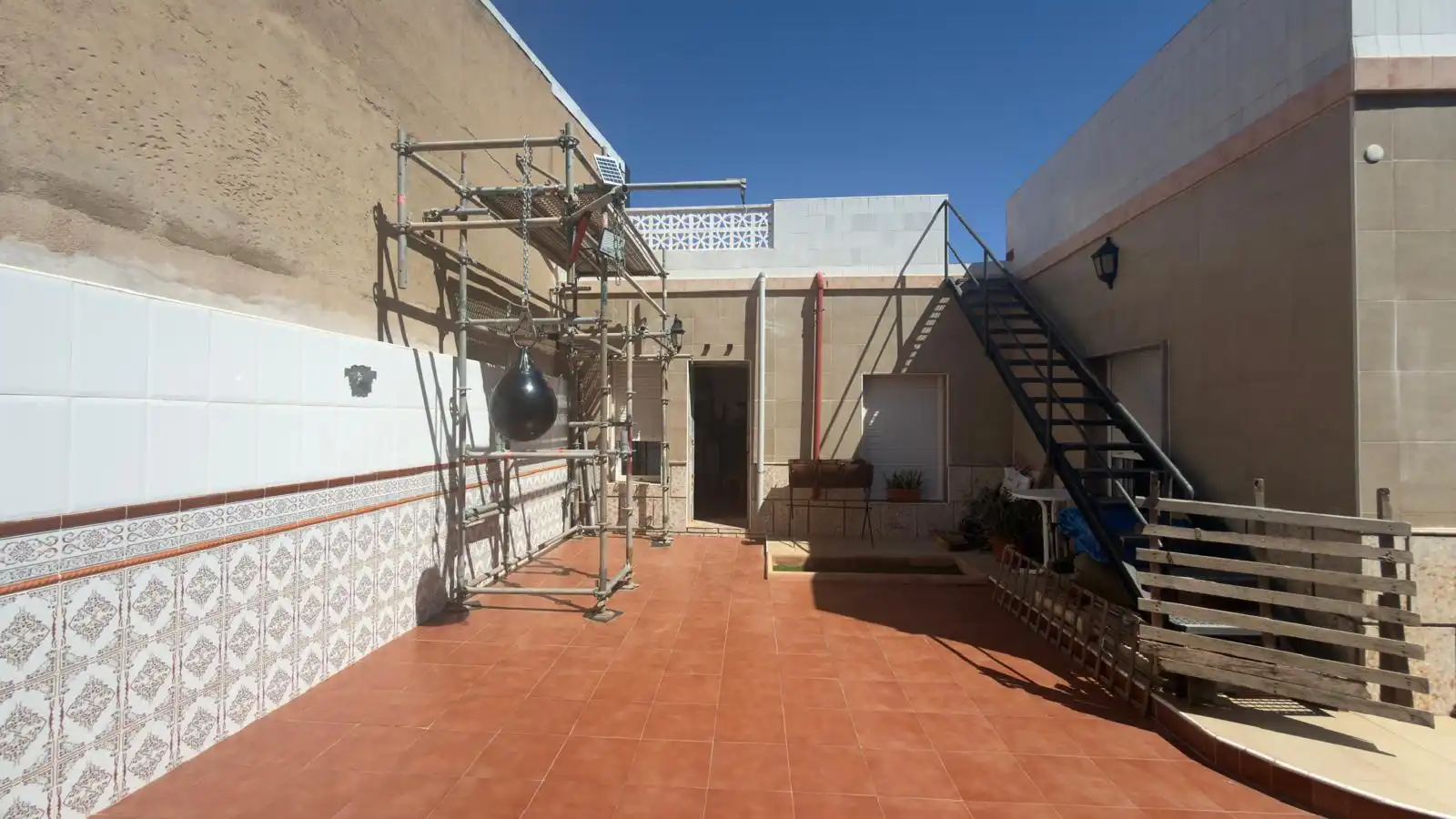 Vista exterior de Casa adosada en venda en La Unión amb Aire condicionat, Jardí privat i Terrassa