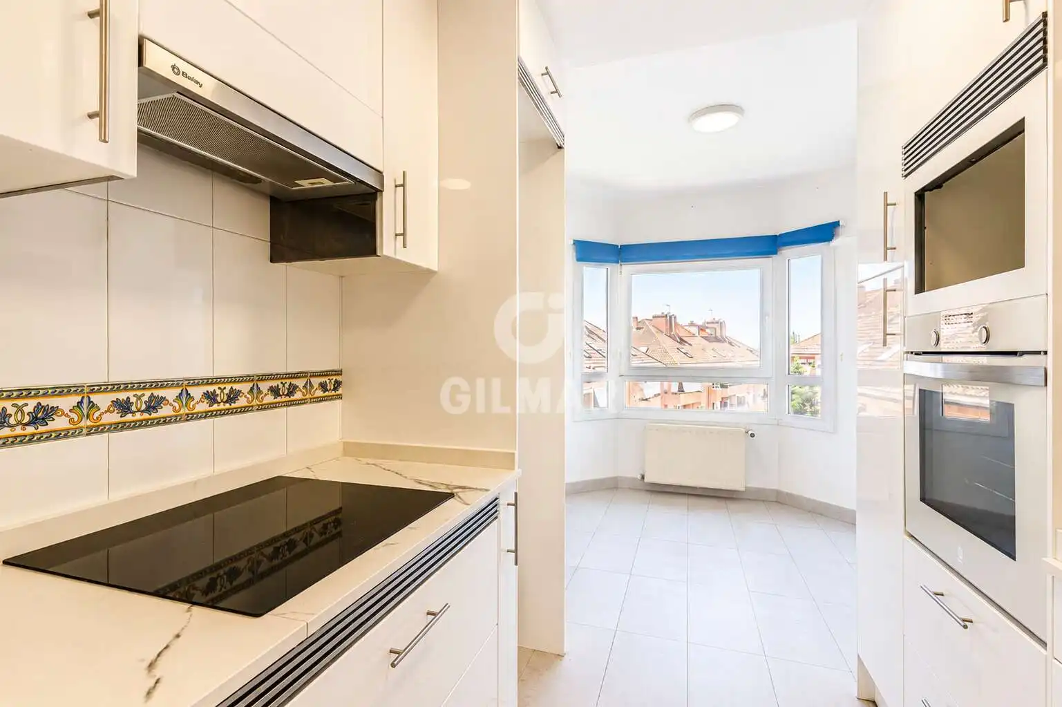 Kitchen of Flat for sale in Boadilla del Monte  with Heating, Private garden and Storage room
