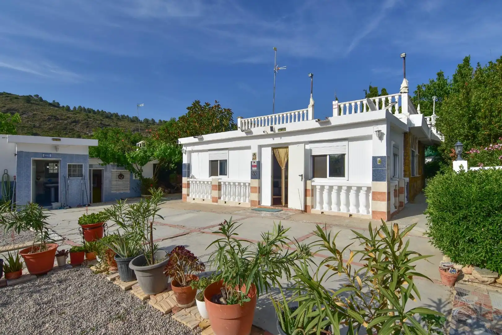 Exterior view of Houses for sale in Montroi / Montroy  with Air Conditioner, Heating and Terrace