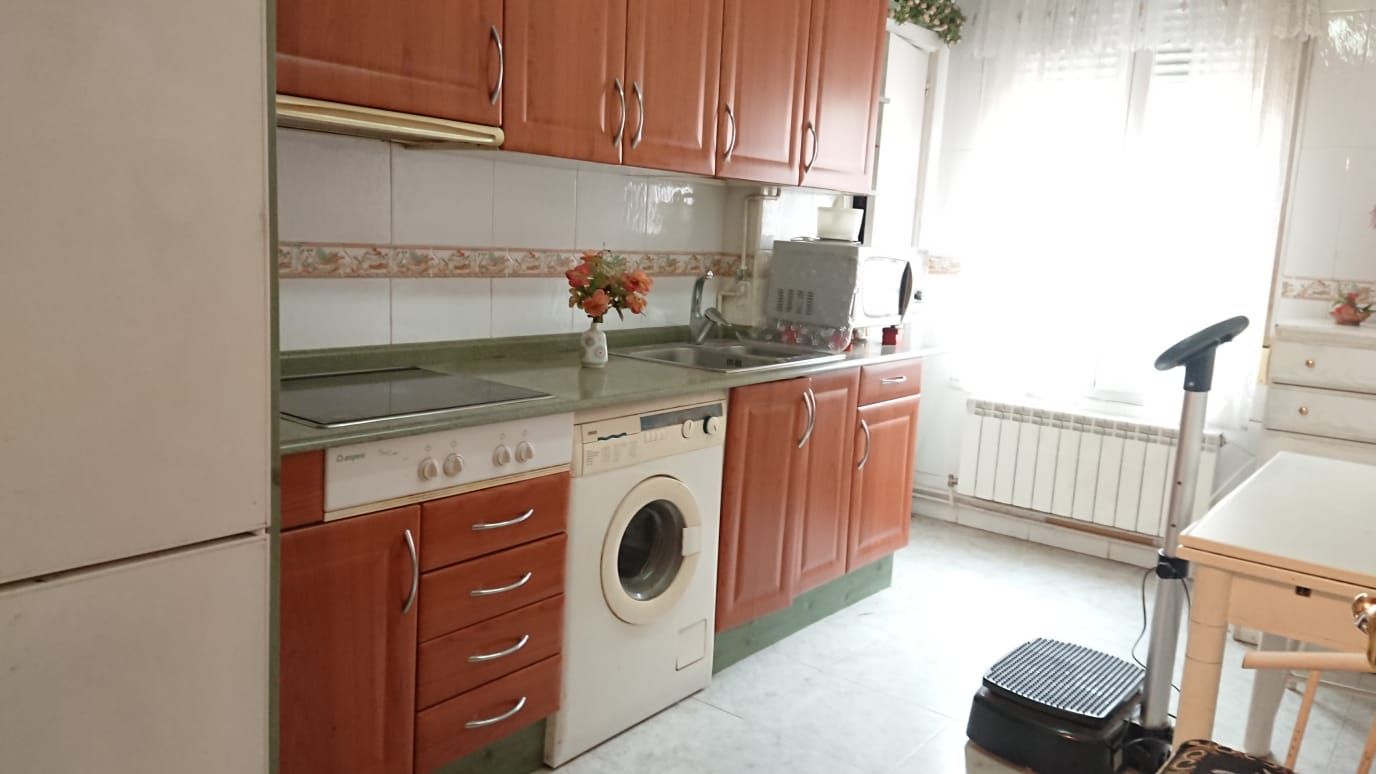 Kitchen of Flat for sale in  Logroño  with Heating, Parquet flooring and Furnished
