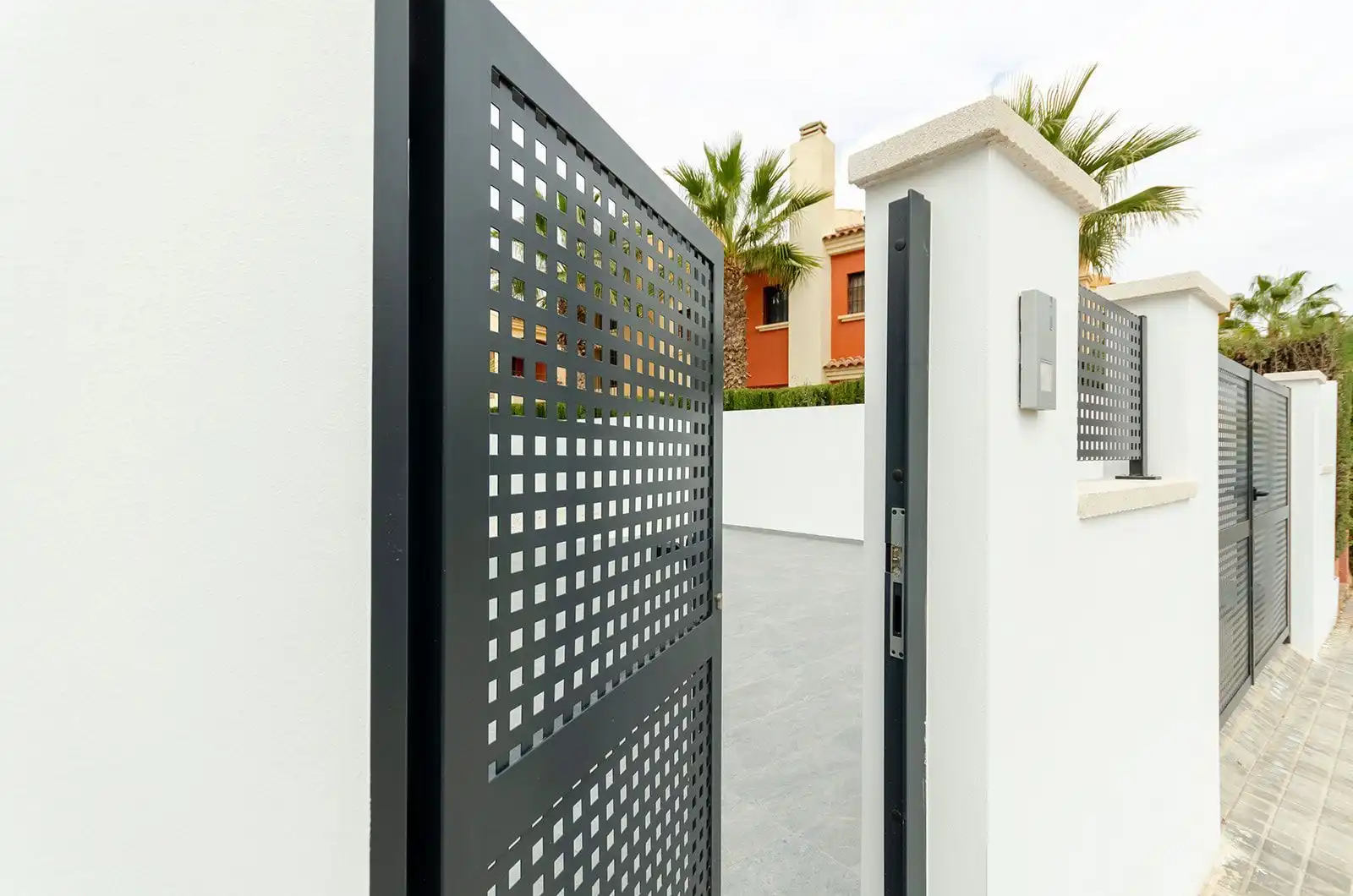 Vista exterior de Casa o chalet en venta en Torrevieja con Aire acondicionado, Jardín privado y Terraza