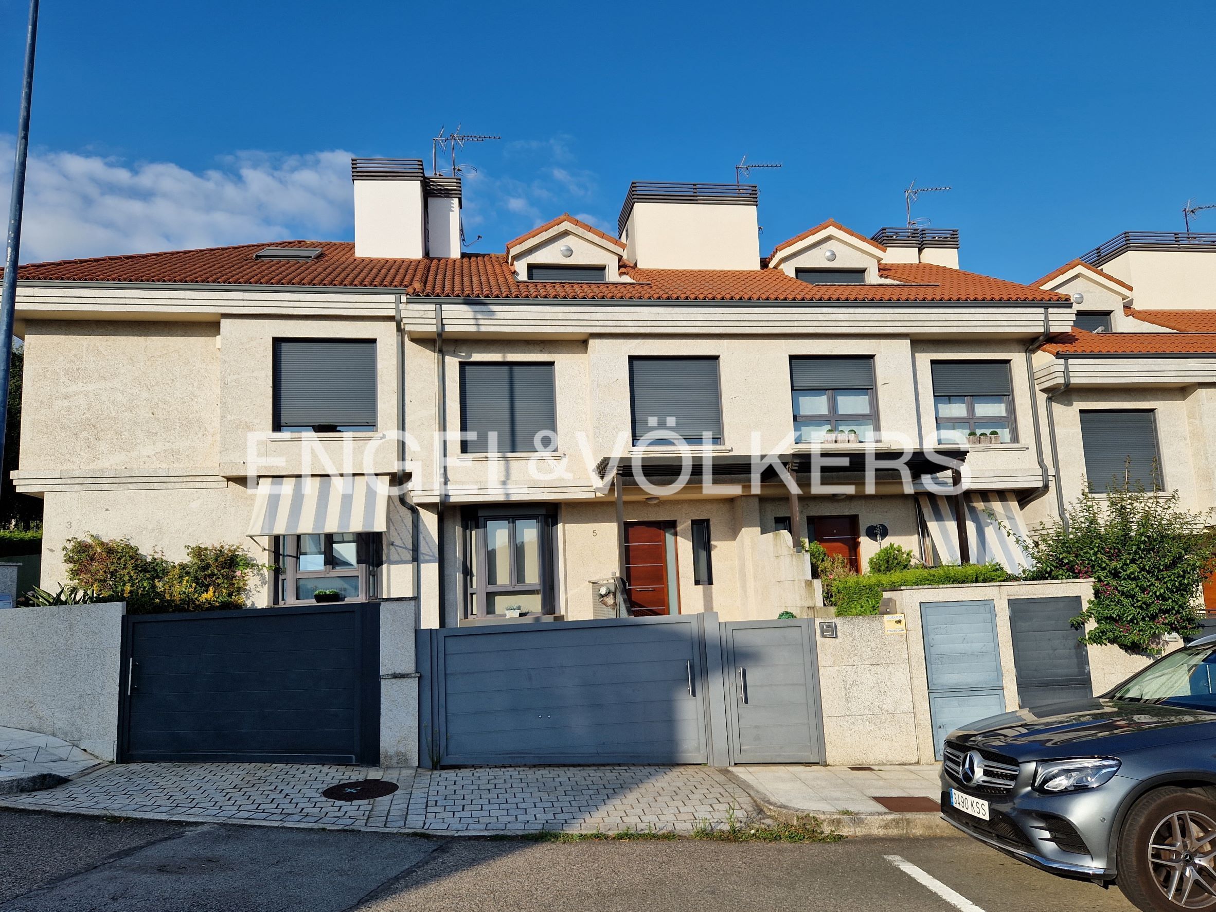 Exterior view of House or chalet for sale in Vigo   with Heating, Private garden and Parquet flooring