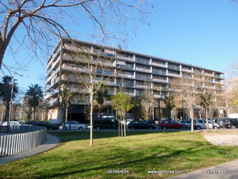 Vista exterior de Piso de alquiler en L'Hospitalet de Llobregat con Aire acondicionado, Calefacción y Parquet