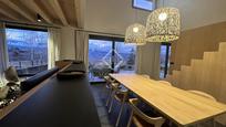 Menjador de Casa o xalet en venda en Alp amb Aire condicionat, Jardí privat i Moblat