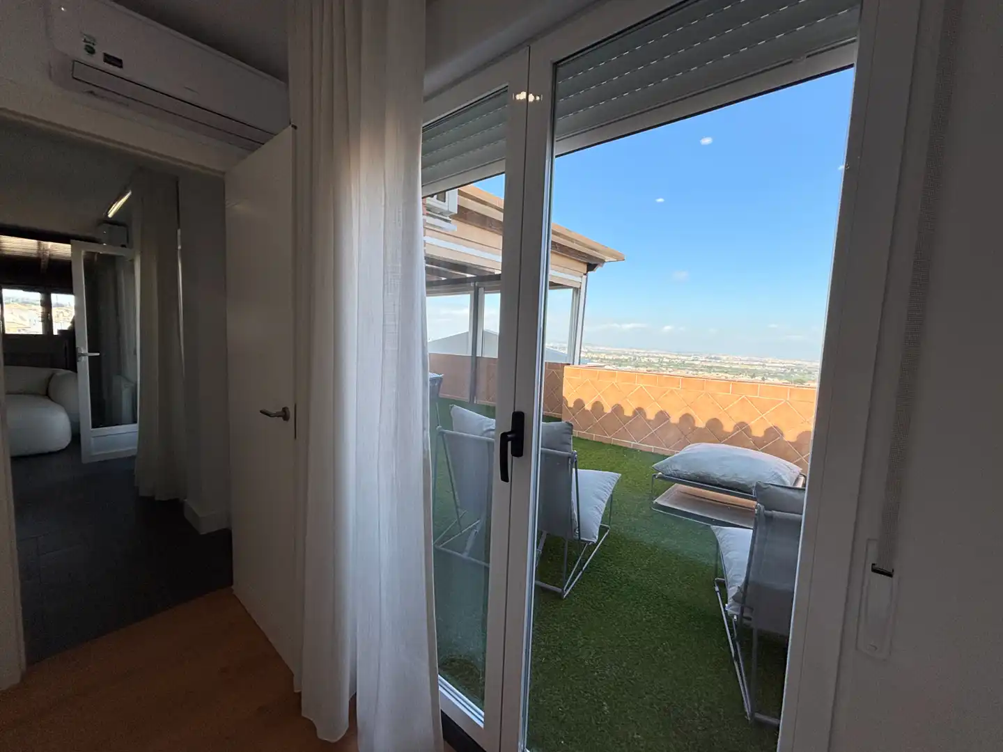 Terraza de Ático de alquiler en La Zubia con Aire acondicionado, Calefacción y Jardín privado