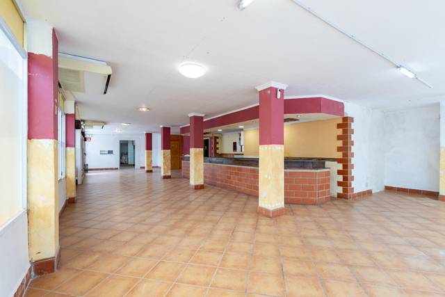 Local comercial en Alquiler en Cas Català - Illetes