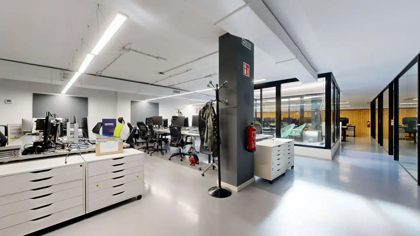Office for sale in Madrid  with Air Conditioner, Heating and Storage room