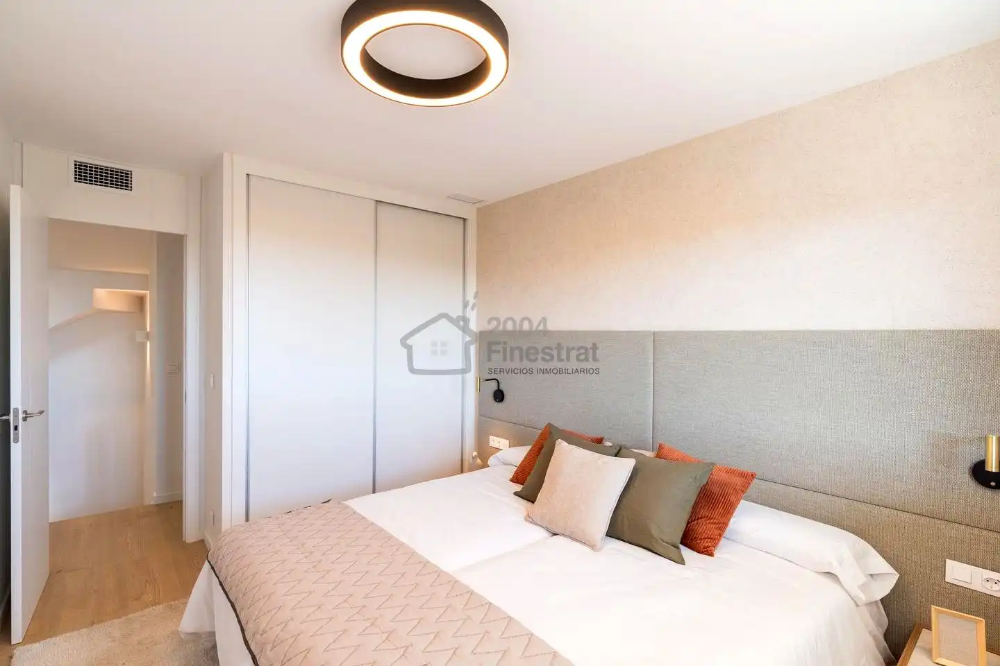 Habitación de Casa adosada en venta en La Nucia con Aire acondicionado, Jardín privado y Terraza