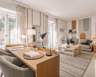 Sala d'estar de Apartament de lloguer en  Madrid Capital amb Aire condicionat