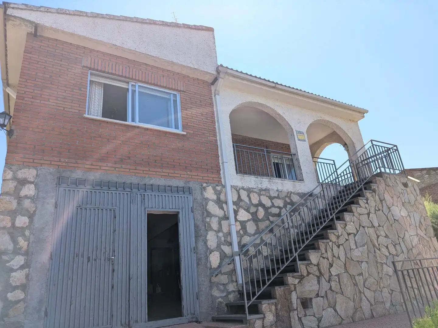 Vista exterior de Casa o chalet en venta en Fuentenovilla con Calefacción y Terraza