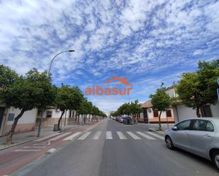 Vista exterior de Casa o xalet en venda en  Córdoba Capital amb Aire condicionat, Terrassa i Balcó