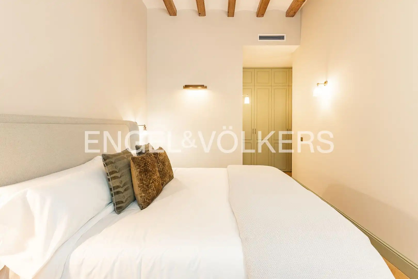 Schlafzimmer von Wohnung zum Verkauf in Barcelona mit Klimaanlage, Heizung und Parkett