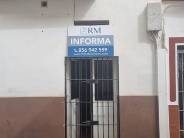 Business premises to rent in Calle Menacho 33