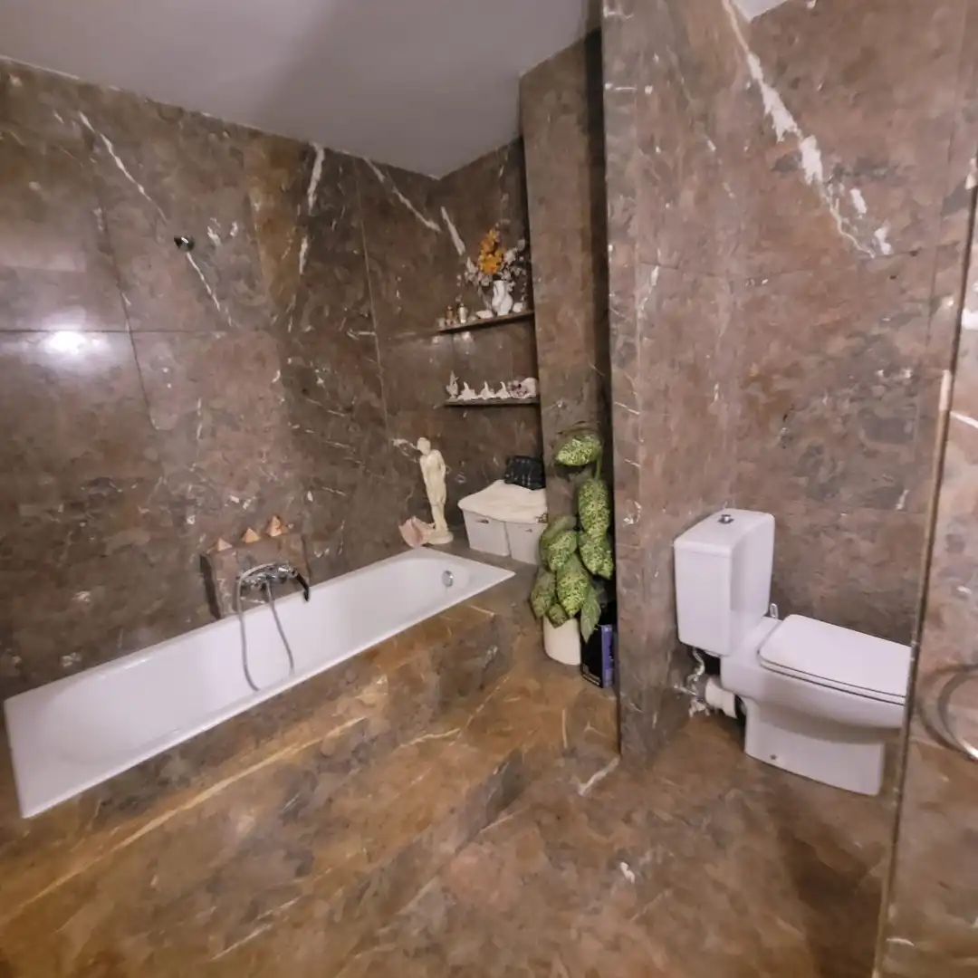 Baño de Dúplex en venta en Madrid con Calefacción, Parquet y Terraza