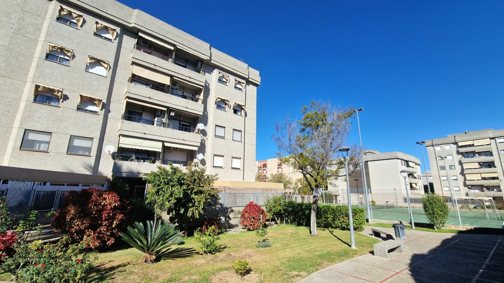 Vista exterior de Pis en venda en Jerez de la Frontera amb Aire condicionat, Terrassa i Balcó