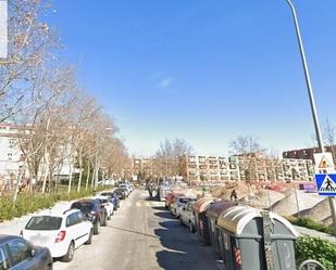 Exterior view of Flat for sale in  Madrid Capital  with Private garden