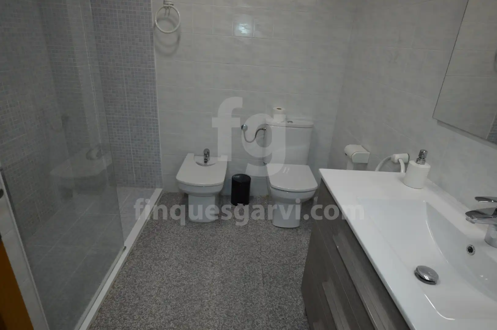 Badezimmer von Wohnung zur Miete in L'Hospitalet de Llobregat mit Klimaanlage und Balkon