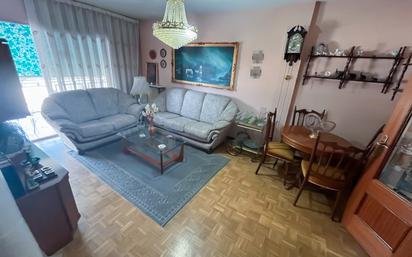 Living room of Flat for sale in  Madrid Capital  with Air Conditioner, Terrace and Balcony