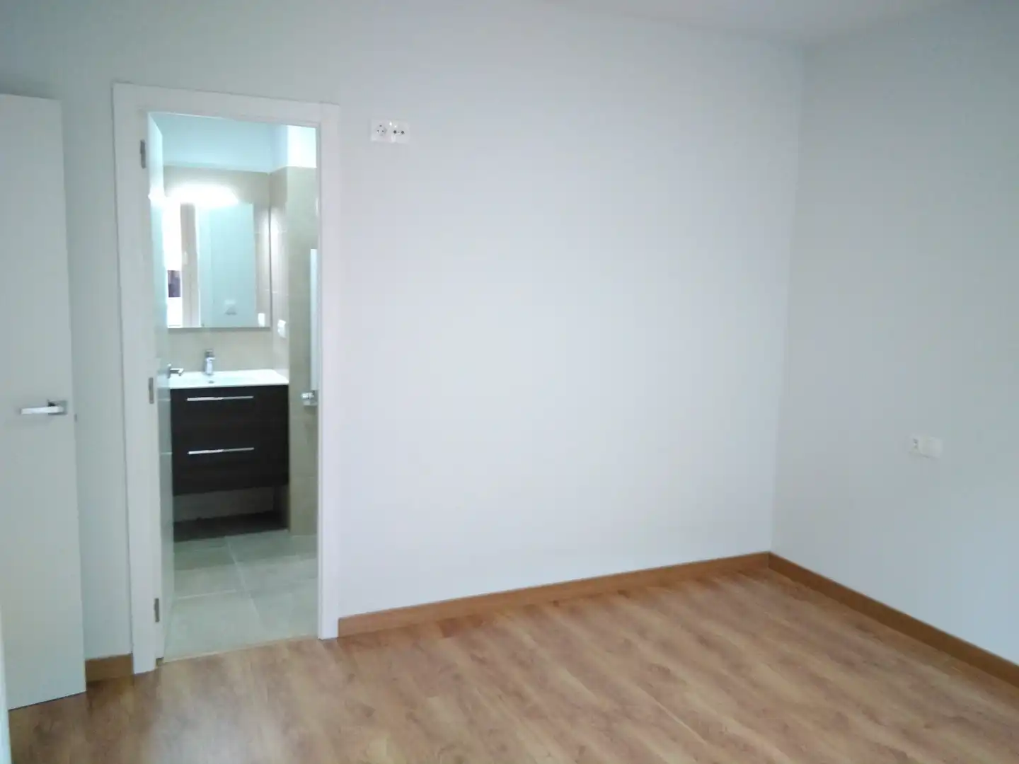 Schlafzimmer von Wohnung zum Verkauf in Vigo  mit Heizung