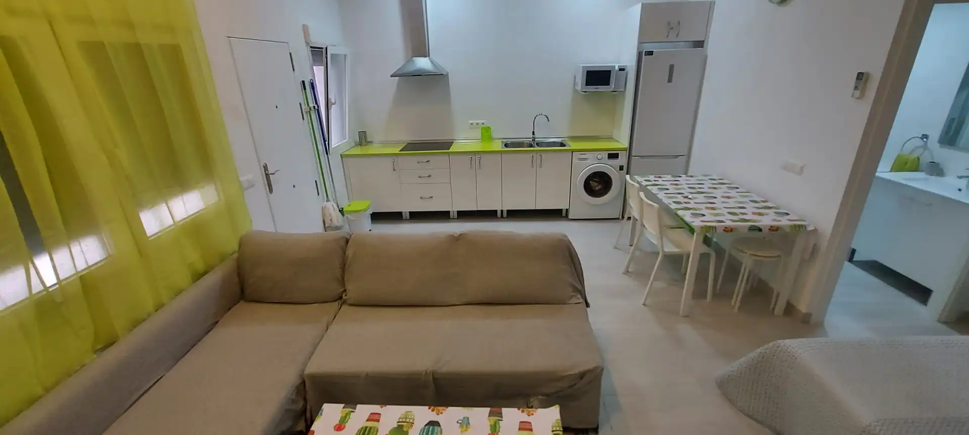 Cocina de Estudio de alquiler en Málaga con Amueblado