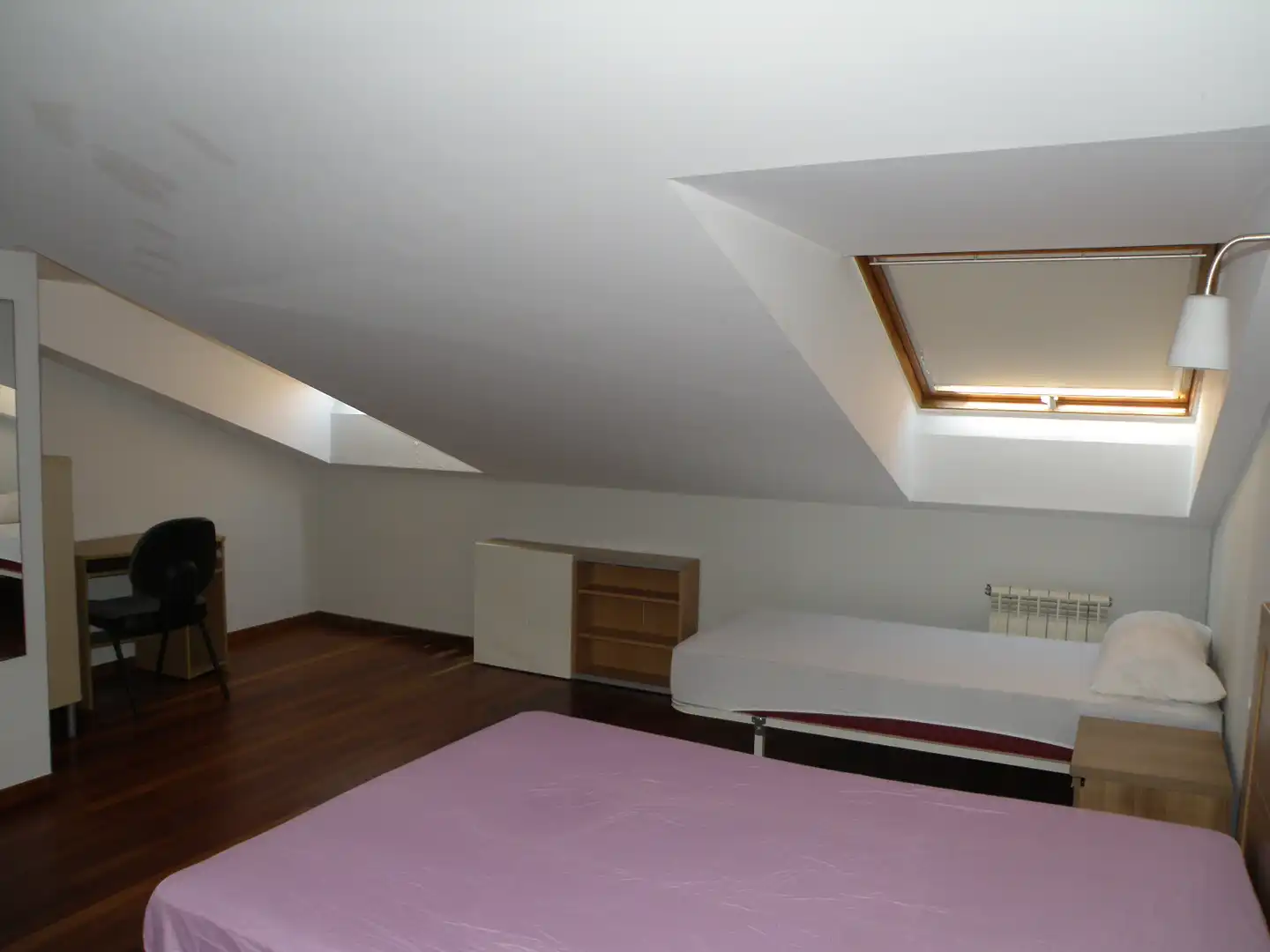 Dormitori de Dúplex de lloguer en Ames amb Calefacció, Parquet i Traster