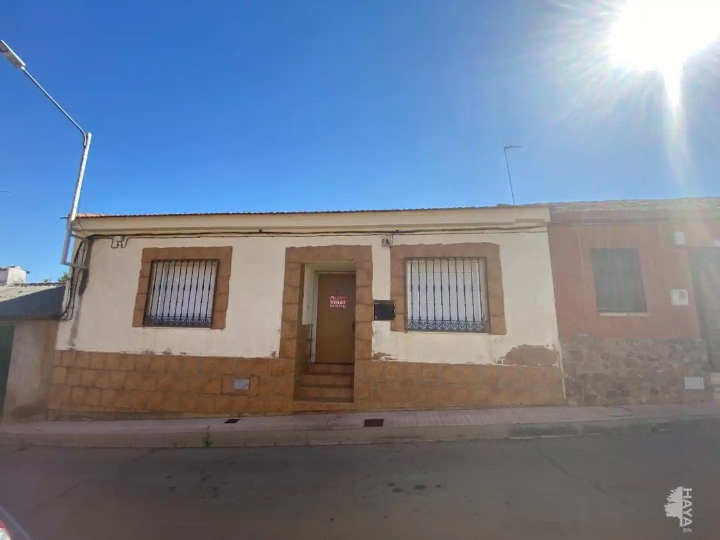 Vista exterior de Casa adosada en venta en Porzuna con Calefacción y Terraza