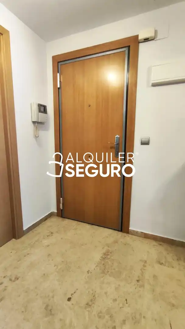 Flat for rent in Torrent  with Air Conditioner, Terrace and Storage room