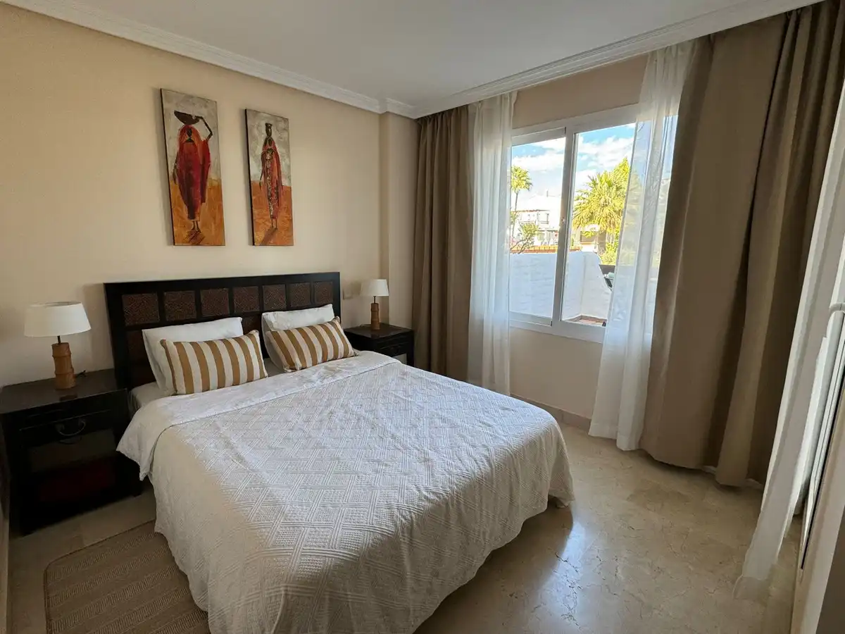Apartamento con piscina en alquiler en Selwo, imagen 20