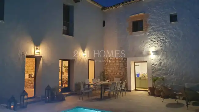 Vista exterior de Finca rústica en venta en Úbeda con Jardín privado, Terraza y Piscina