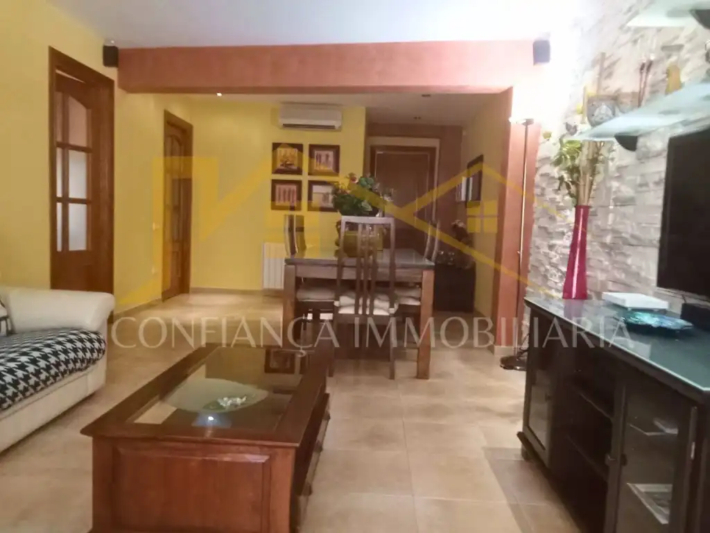 Wohnung zum Verkauf in Tossa de Mar mit Klimaanlage, Terrasse und Schwimmbad