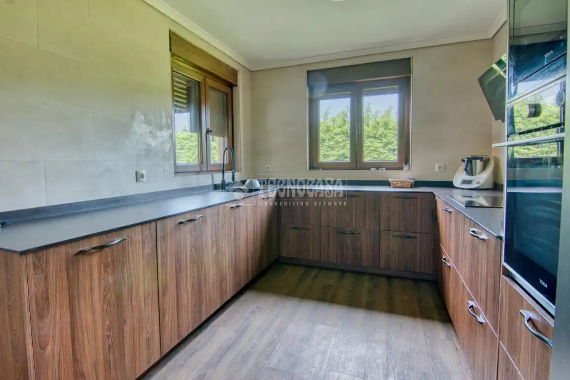 Kitchen of Houses for sale in Polanco  with Swimming Pool