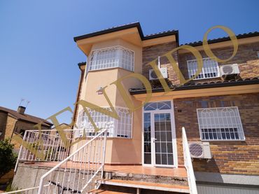 Detached house with pool for sale in Calle Alicante