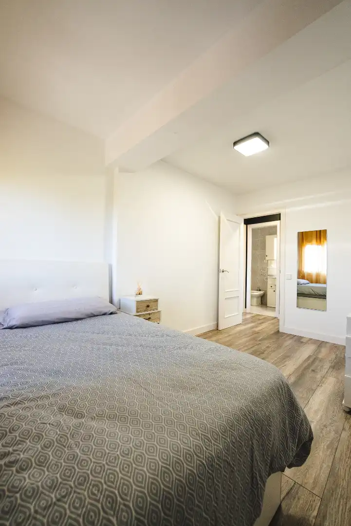 Habitación de Piso en venta en Tarragona con Parquet, Terraza y Amueblado