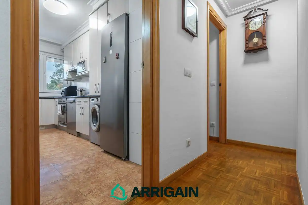 Habitación de Piso en venta en Donostia - San Sebastián  con Calefacción, Trastero y Balcón